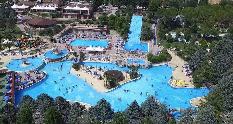 Курорт Centro Vacanze Verde Azzurro