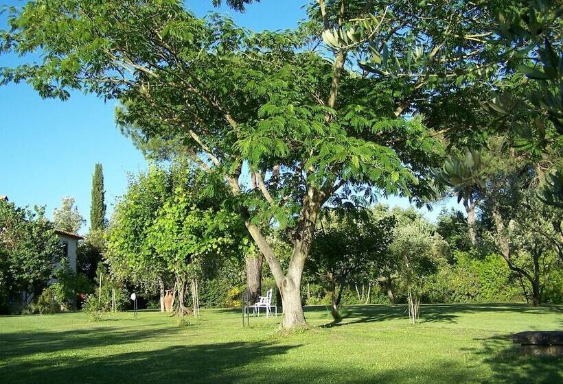 تختخواب و صبحانه Ortali Country House