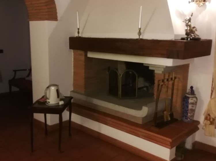 تختخواب و صبحانه Ortali Country House