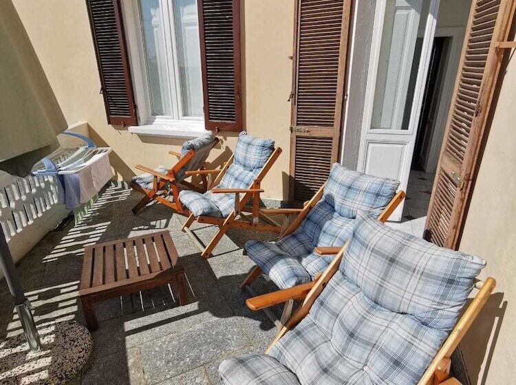 צימר Swanlake Rooms