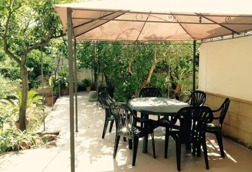 تختخواب و صبحانه Villa Dei Pini