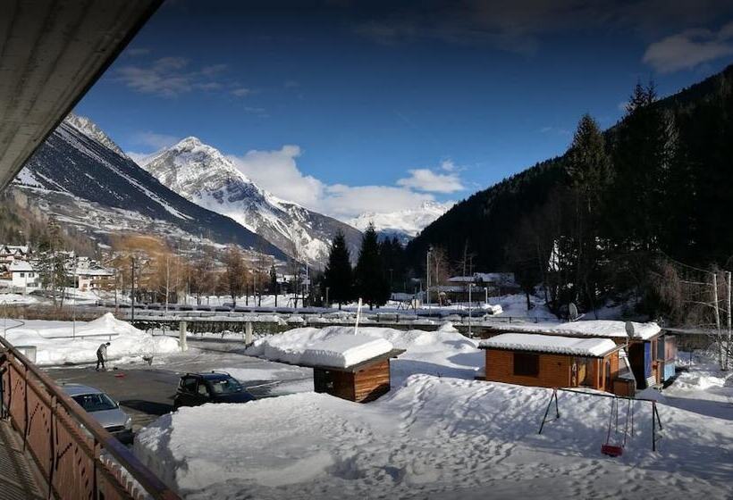 Camping Hotel La Pineta