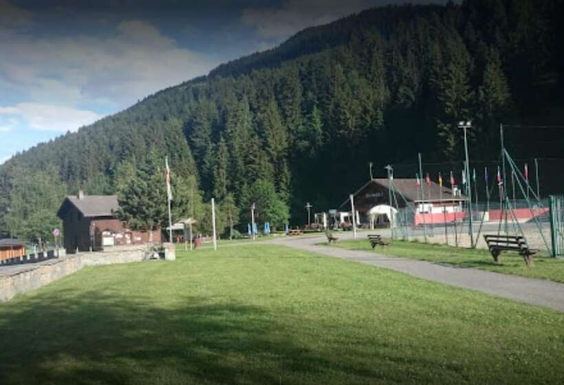 Camping Hotel La Pineta