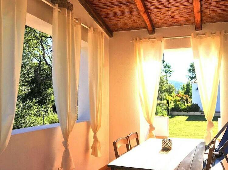 هتل روستایی Agriturismo Li Scopi