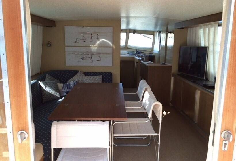 Отель Yacht Suite Rosignano Solvay