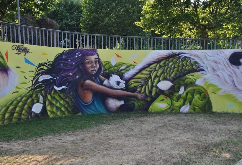 膳宿费 Le Curieux