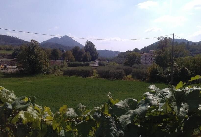 تختخواب و صبحانه Agriturismo Santagada