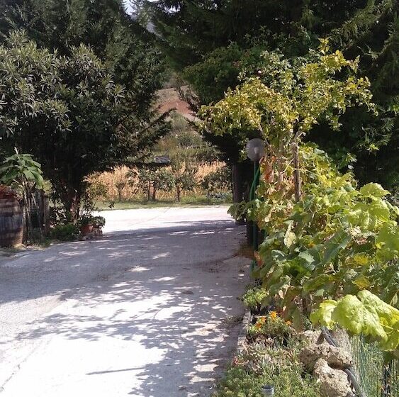 تختخواب و صبحانه Agriturismo Santagada