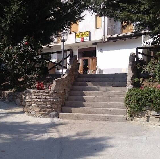 تختخواب و صبحانه Agriturismo Santagada