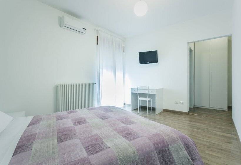 مبيت وإفطار La Postale