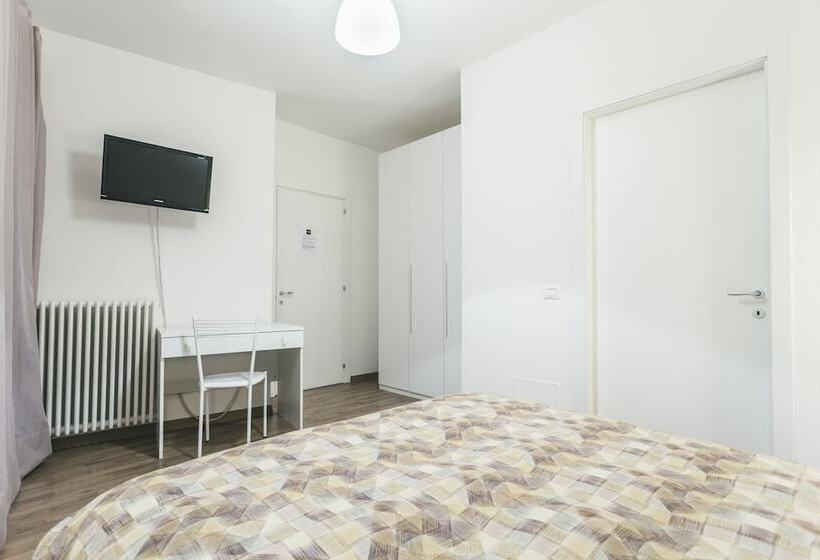 مبيت وإفطار La Postale