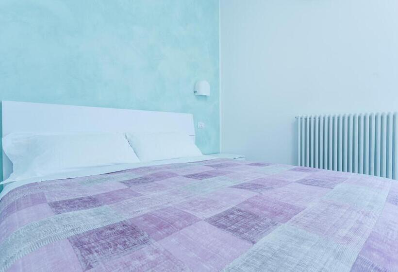 مبيت وإفطار La Postale