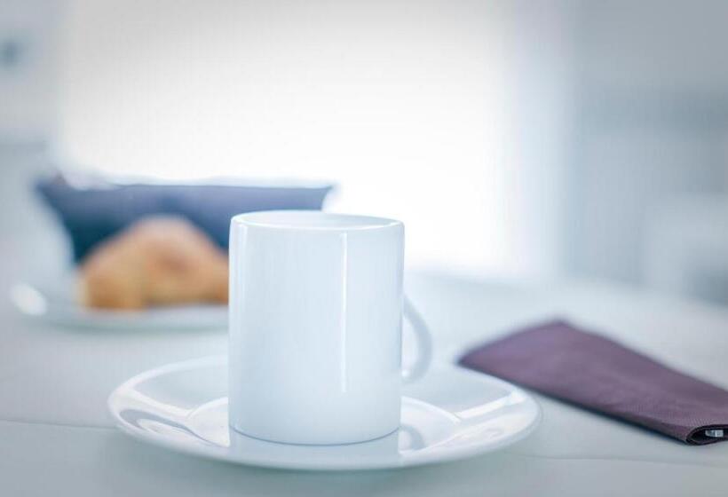 مبيت وإفطار La Postale