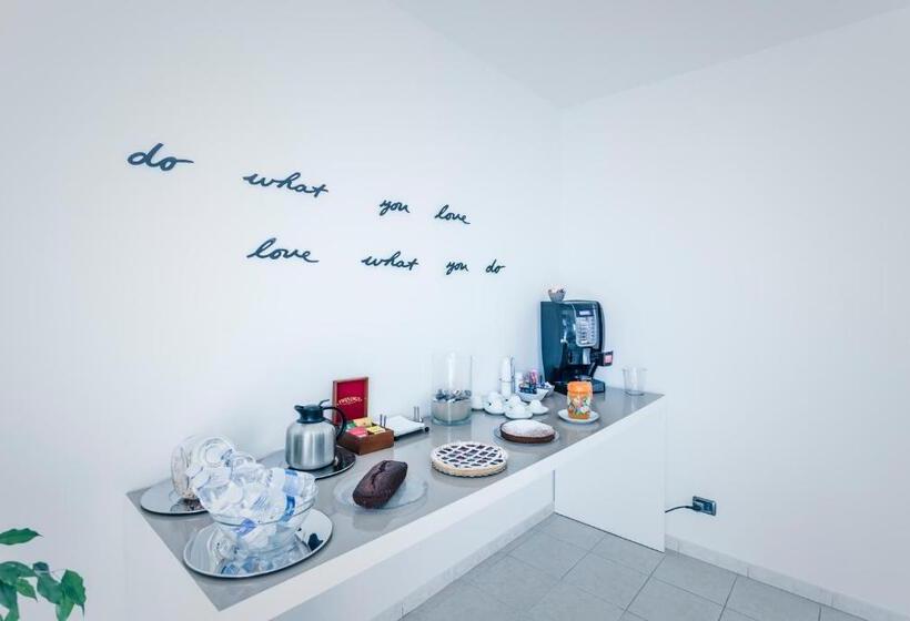 مبيت وإفطار La Postale