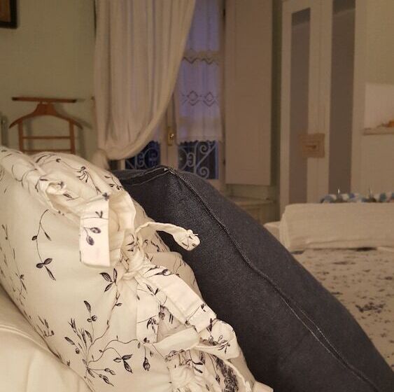 צימר Palazzo Colombino Suite&residence