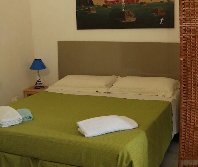 בית מלון כפרי Rocca Dei Tramonti