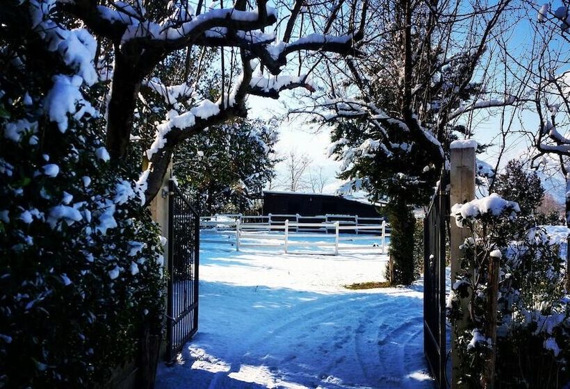 乡村酒店  B&b Home Holiday Villa Delle Acacie Agriturismo