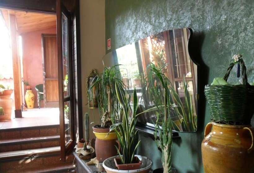 乡村酒店  B&b Home Holiday Villa Delle Acacie Agriturismo