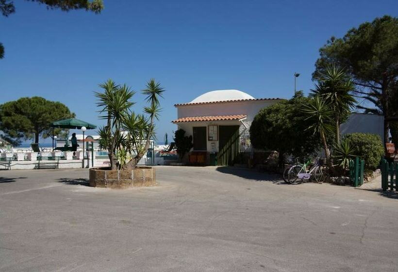 هتل Villaggio Turistico Valle Scinni