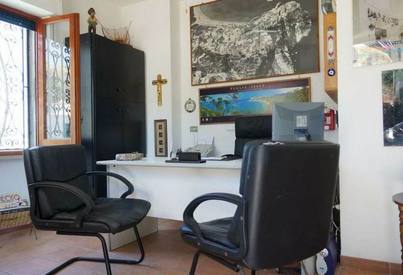 هتل Villaggio Turistico Valle Scinni