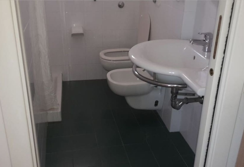 هتل Villaggio Turistico Valle Scinni