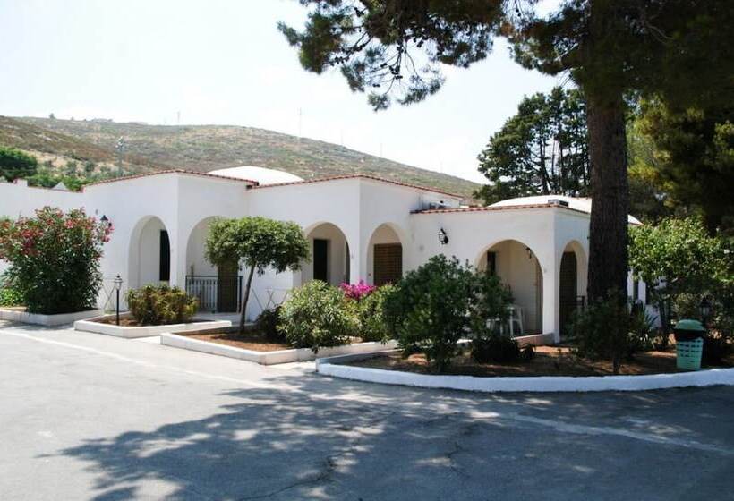 هتل Villaggio Turistico Valle Scinni