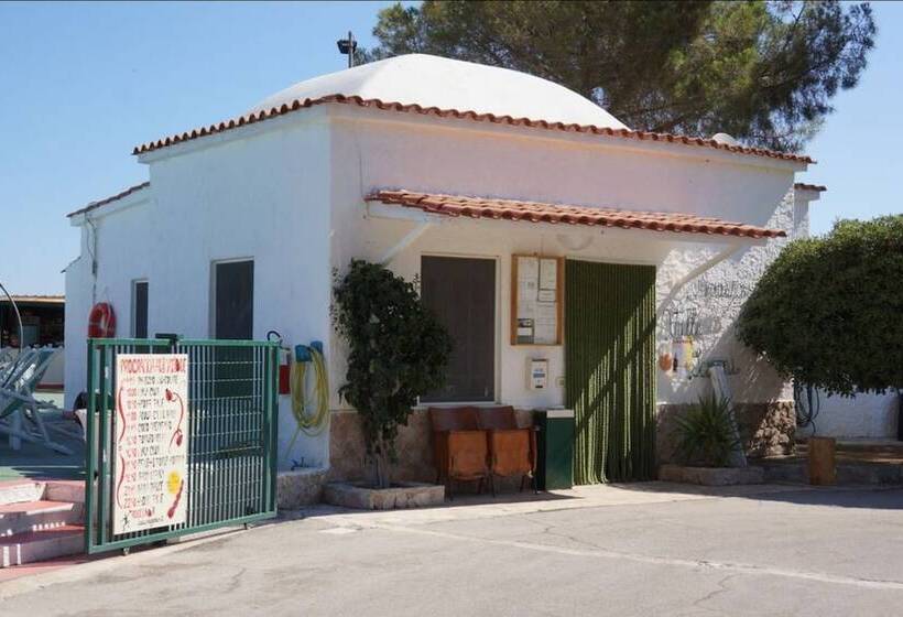 هتل Villaggio Turistico Valle Scinni