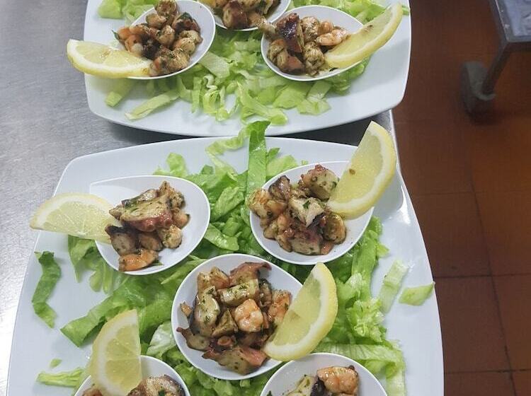 هتل Villaggio Turistico Valle Scinni