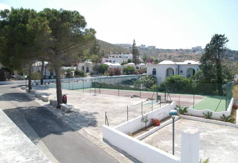 هتل Villaggio Turistico Valle Scinni