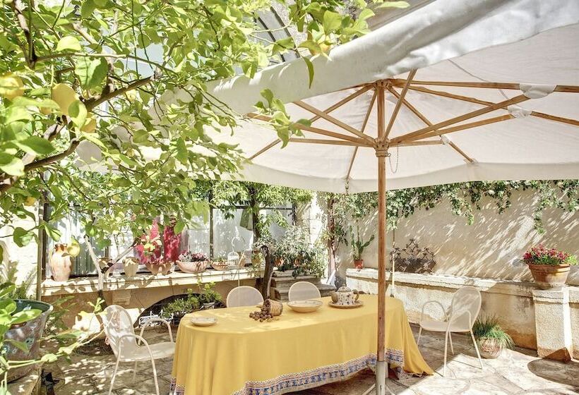 펜션 La Serra  Villa De Bonis