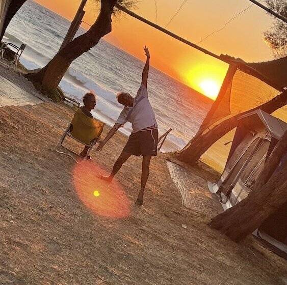 منتجع Villaggio Camping La Scogliera