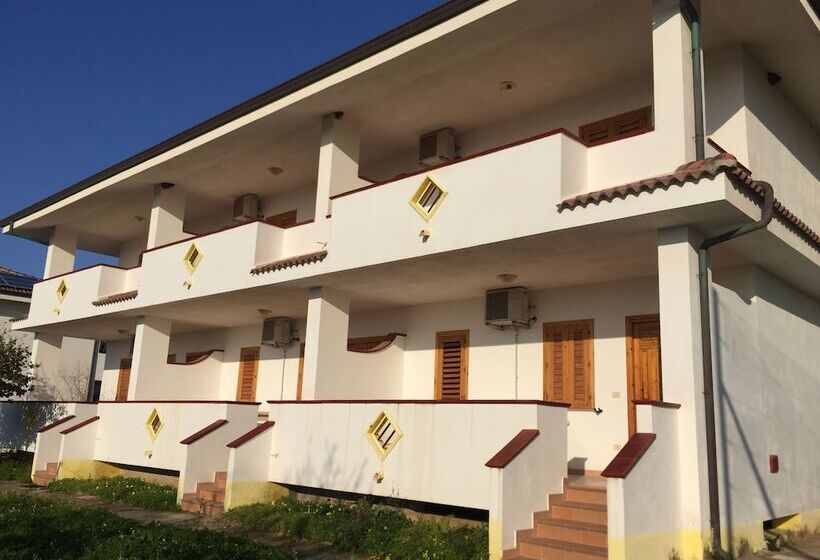 منتجع Villaggio Camping La Scogliera