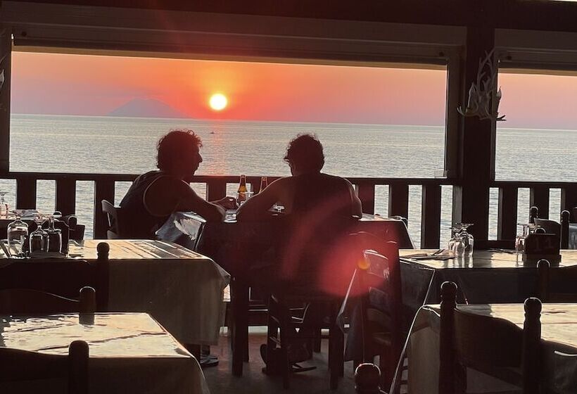 منتجع Villaggio Camping La Scogliera