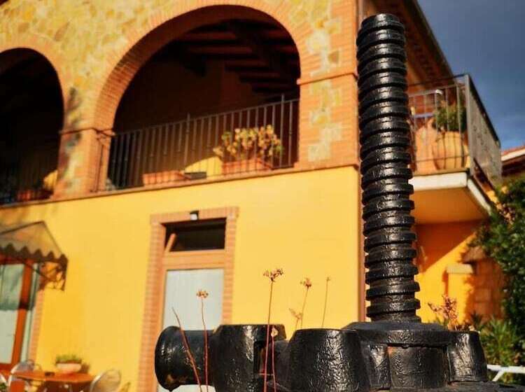 تختخواب و صبحانه La Biocca