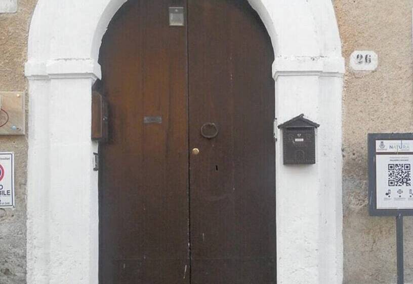 تختخواب و صبحانه Palazzo L Occaso