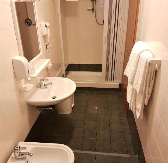 客栈  Del Lago Ampollino