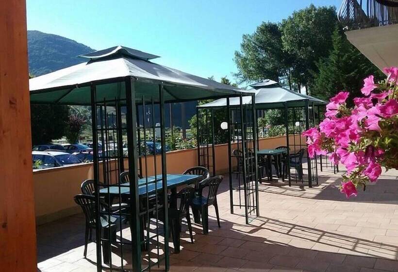 בית מלון כפרי Alba Sporting