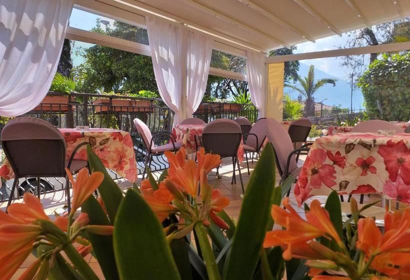 هتل Villa Grazia