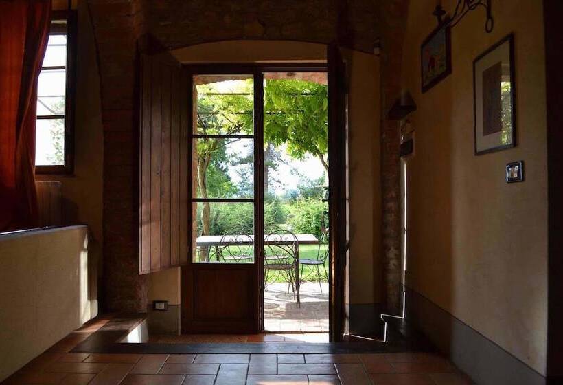 فندق ريفى Agriturismo Borgo Santa Maria