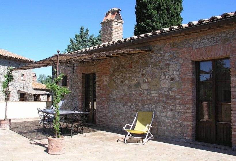فندق ريفى Agriturismo Borgo Santa Maria