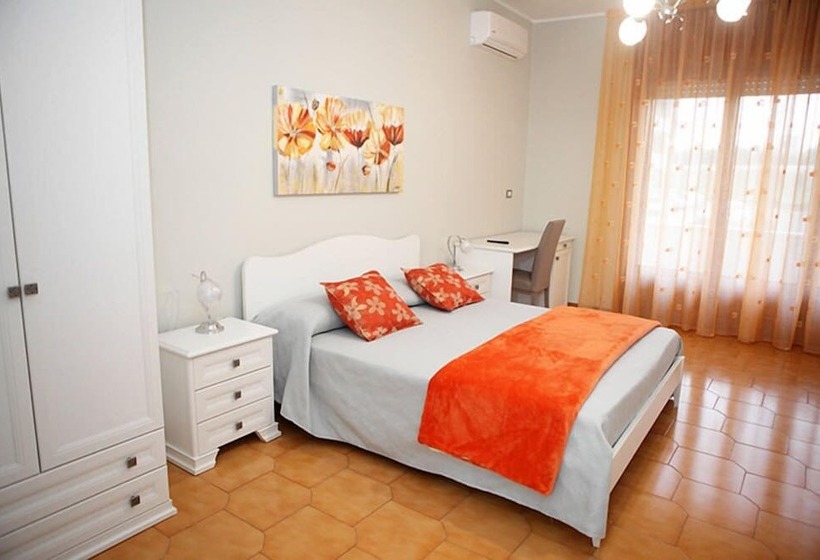 פנסיון Le Stanze Di Lucia Vicino Ospedale Cardinale Panico A Tricase