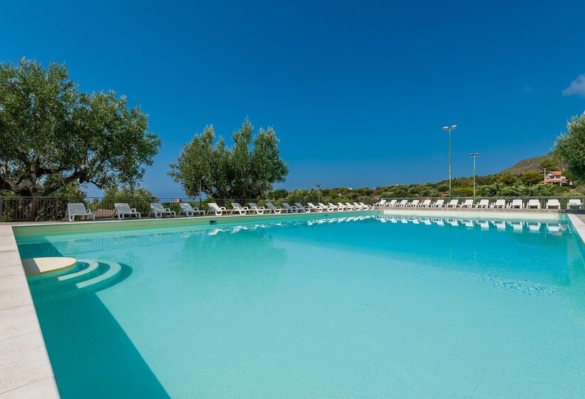 اقامتگاه Green Village