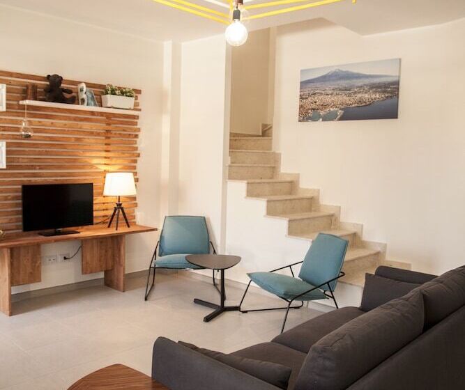 تختخواب و صبحانه Etnamuri