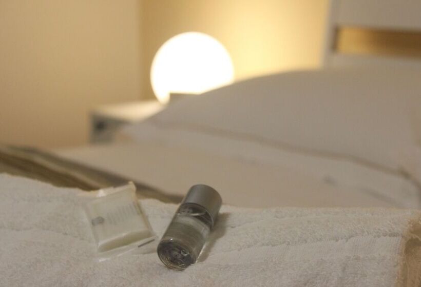 تختخواب و صبحانه Etnamuri