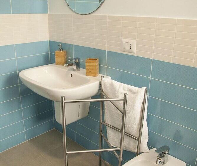 تختخواب و صبحانه Etnamuri