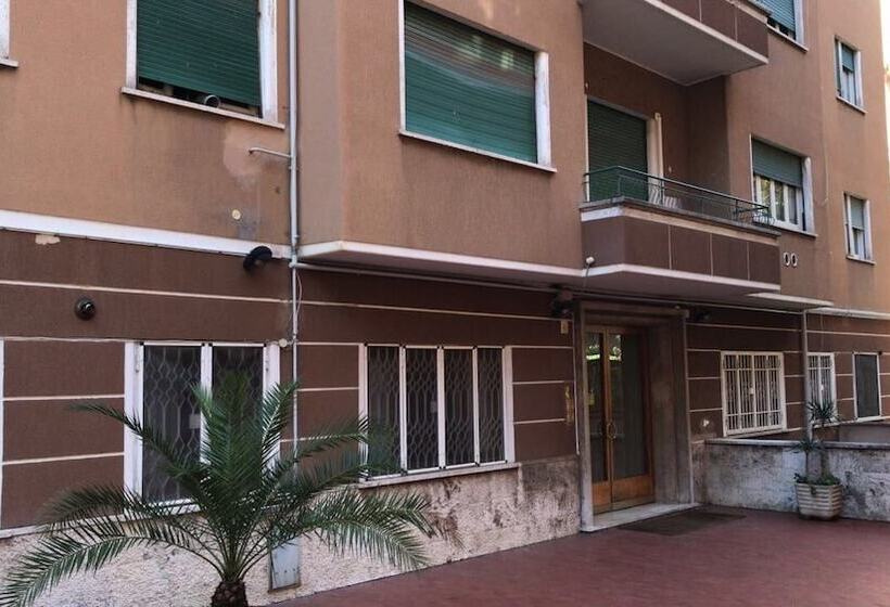 تختخواب و صبحانه Friendly House Rome