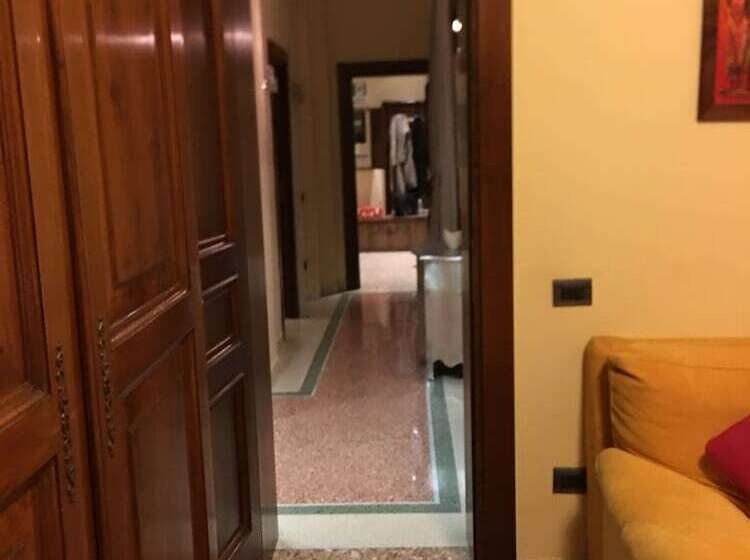 تختخواب و صبحانه Friendly House Rome