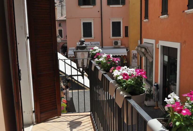 住宿加早餐  Le Finestre Sul Borgo Rooms