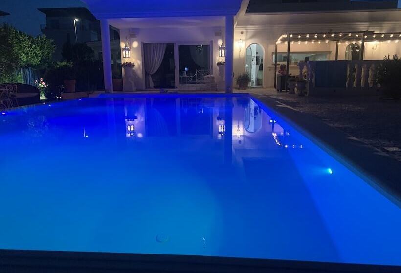 مبيت وإفطار White House Luxury Hospitality