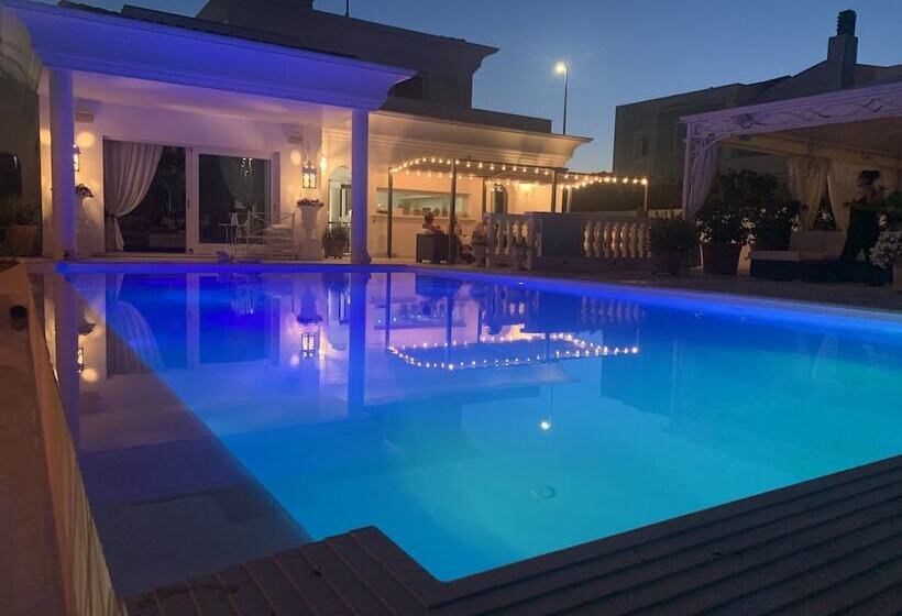 مبيت وإفطار White House Luxury Hospitality